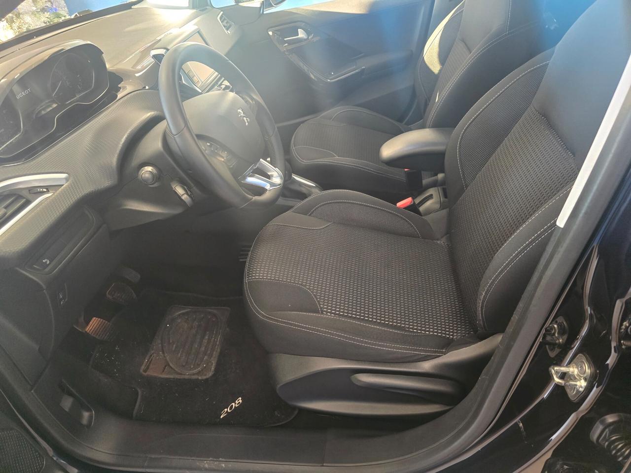 Peugeot 208 PureTech 82 5 porte Allure