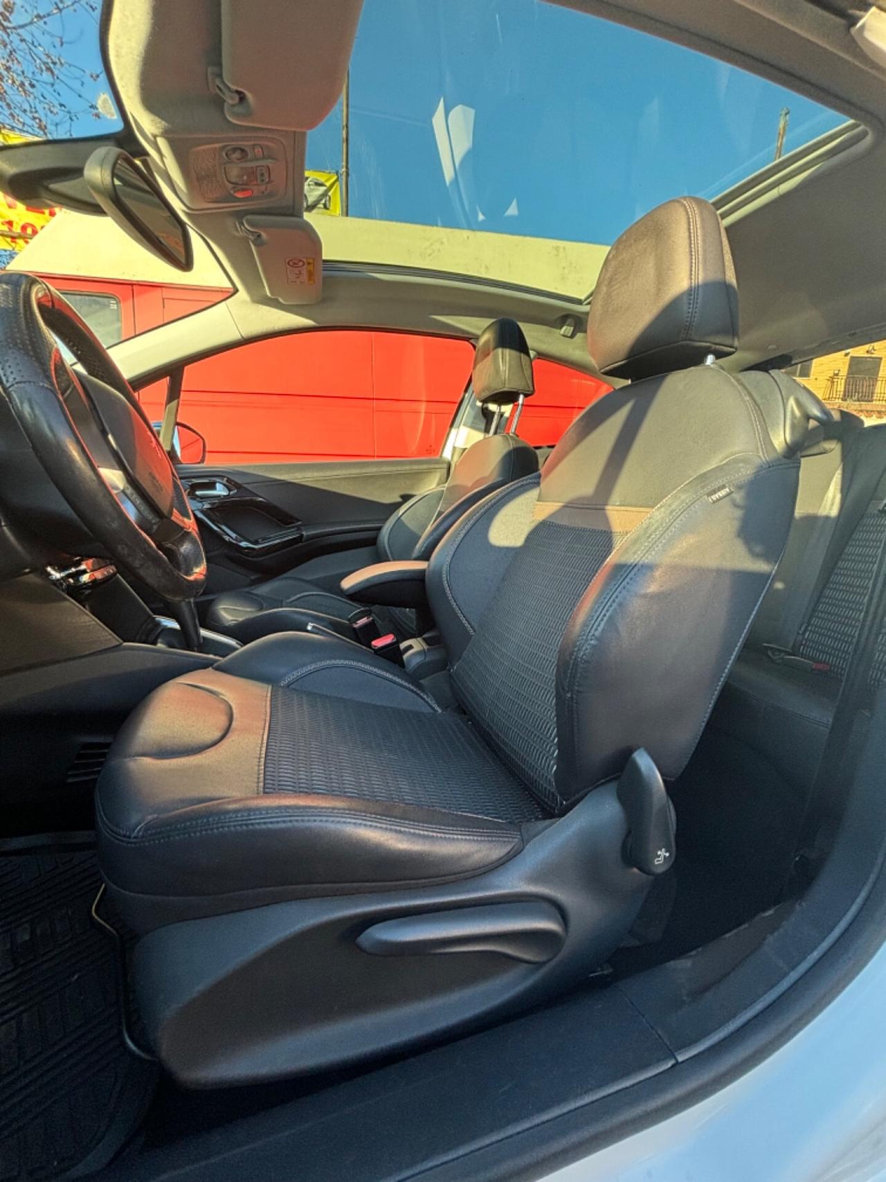 Peugeot 208 BlueHDi 2014