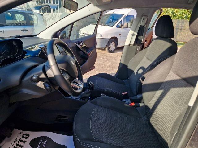 Peugeot 208 1.2 BENZINA X NEOPATENTATI