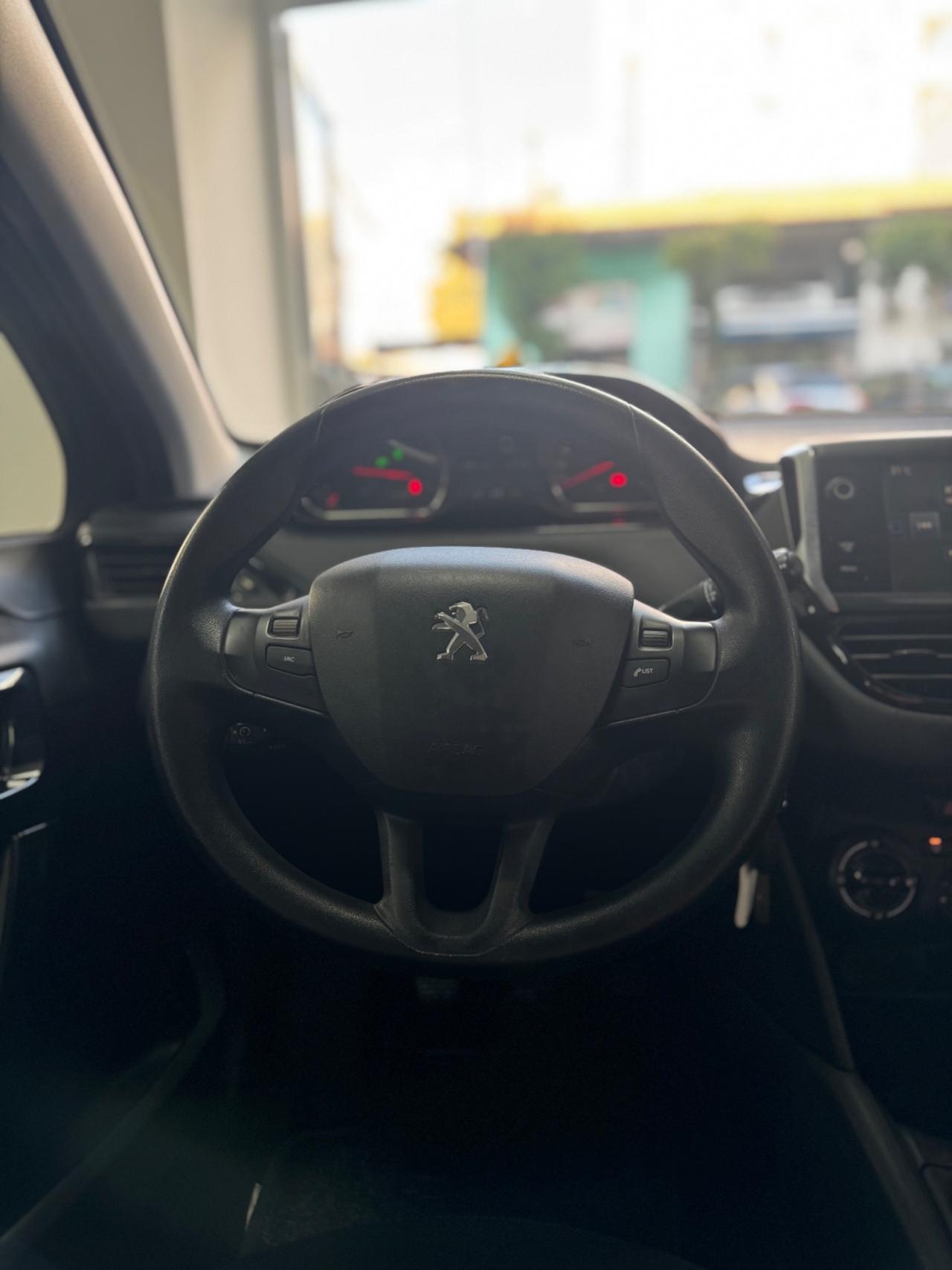 Peugeot 208 1.4 HDi 68 CV 5 porte Allure