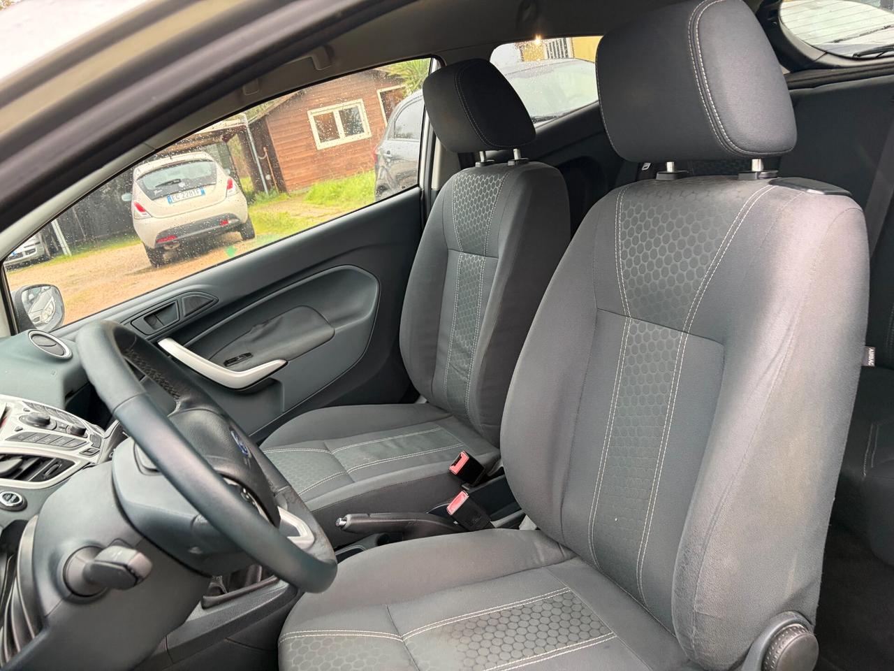 FORD FIESTA 1.2 ANNO 2011 KM 103.000 ADATTA NEOPATENTATI