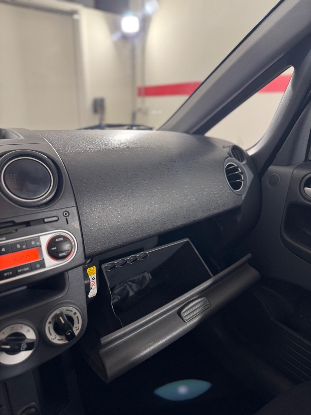 Mitsubishi Colt 1.1 12V 3p.GPL Special Action Model