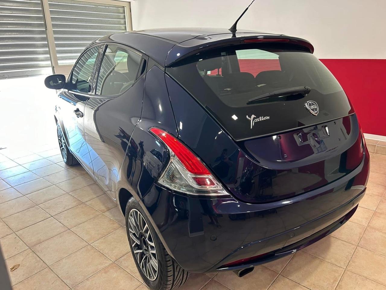Lancia Ypsilon 1.2 69 CV 5 porte Platinum
