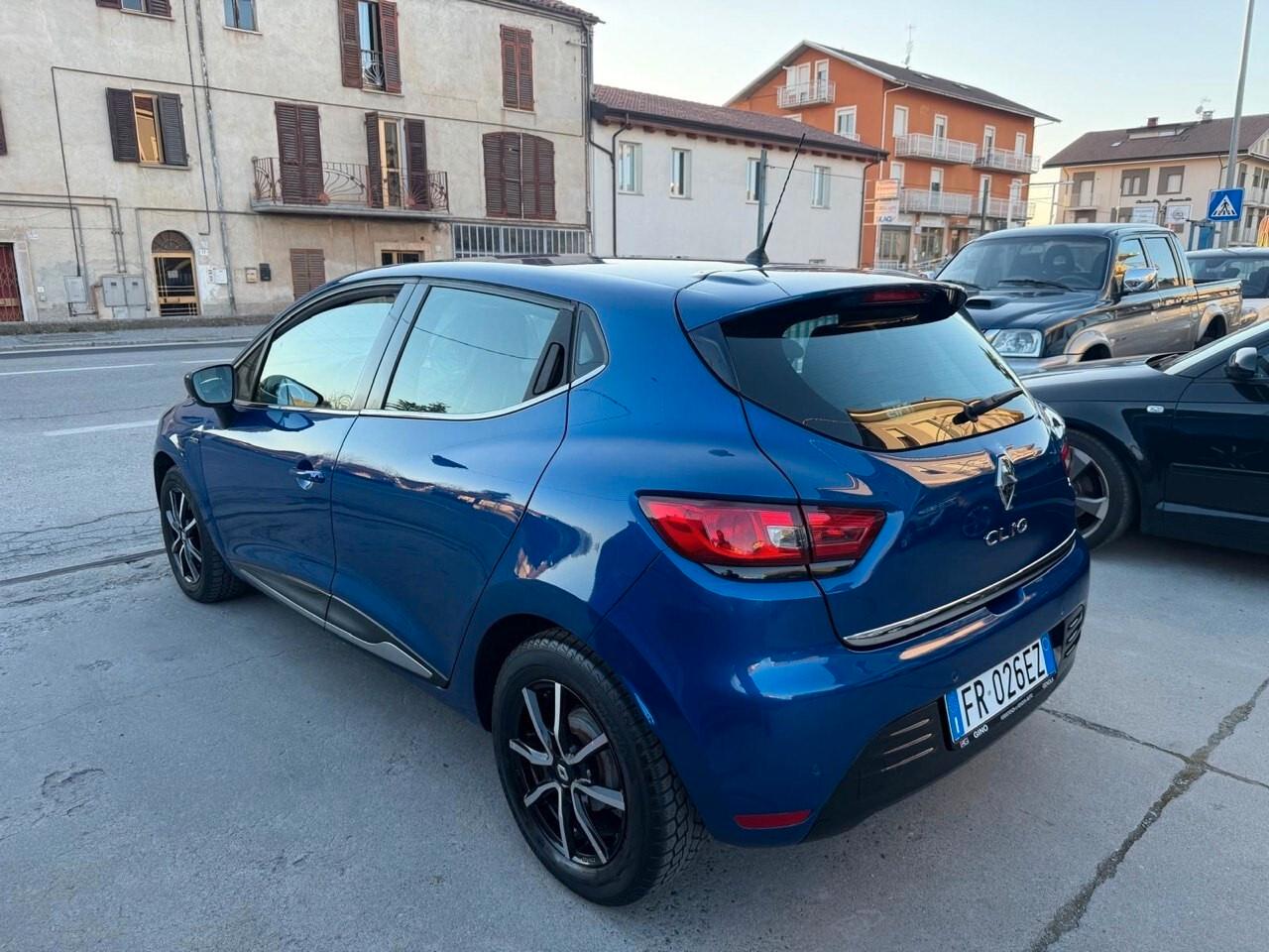Renault Clio 1.2 75 CV 5 porte Duel