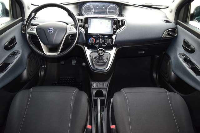 Lancia Ypsilon 1.0 Firefly Hybrid 70 cv Gold - 5 posti