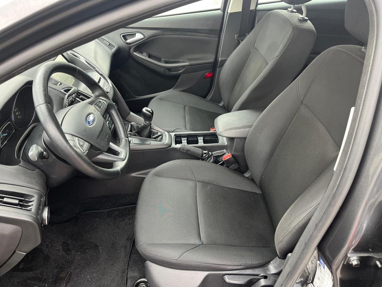 Ford focus-5P-1.0 ecoboost-benz-2016