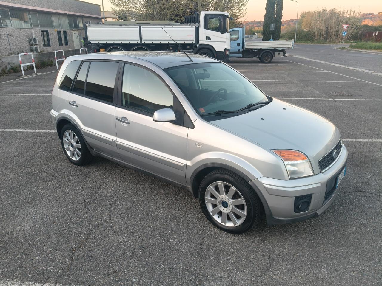 Ford Fusion 1.6 5 porte SOLAMENTE 115.000 KM