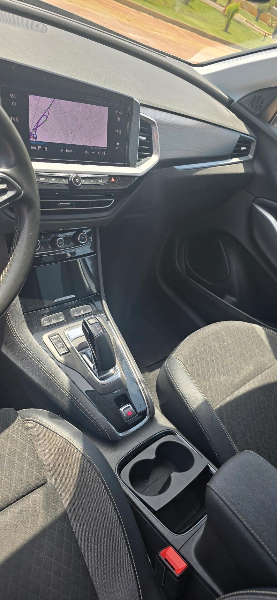 Opel Grandland 1.6 PHEV 224 CV Plug-In Hybrid Business Elegance – Efficienza e Comfort Premium
