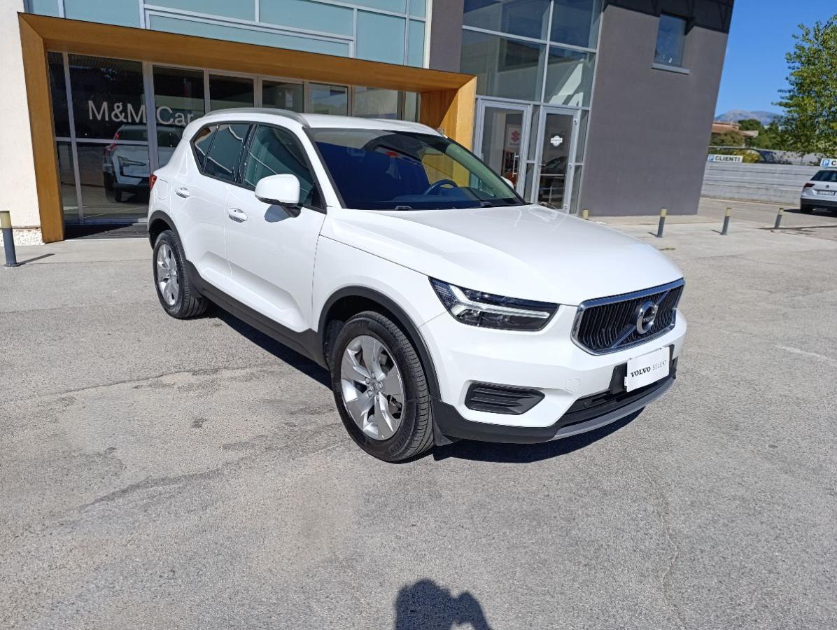 VOLVO - XC40 - T3 Momentum
