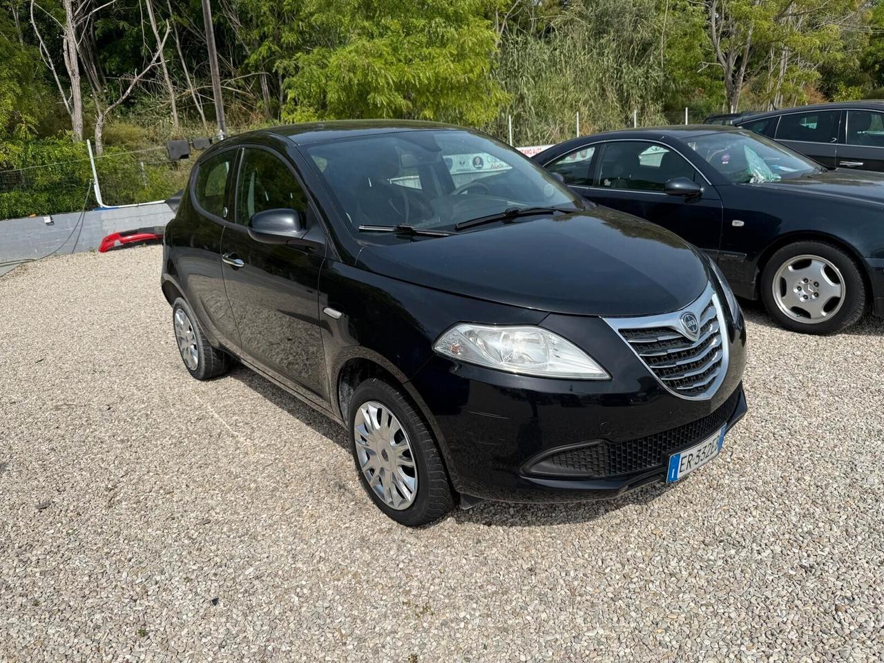Lancia Ypsilon 0.9 TwinAir 85 CV 5 porte Metano Ecochic Gold