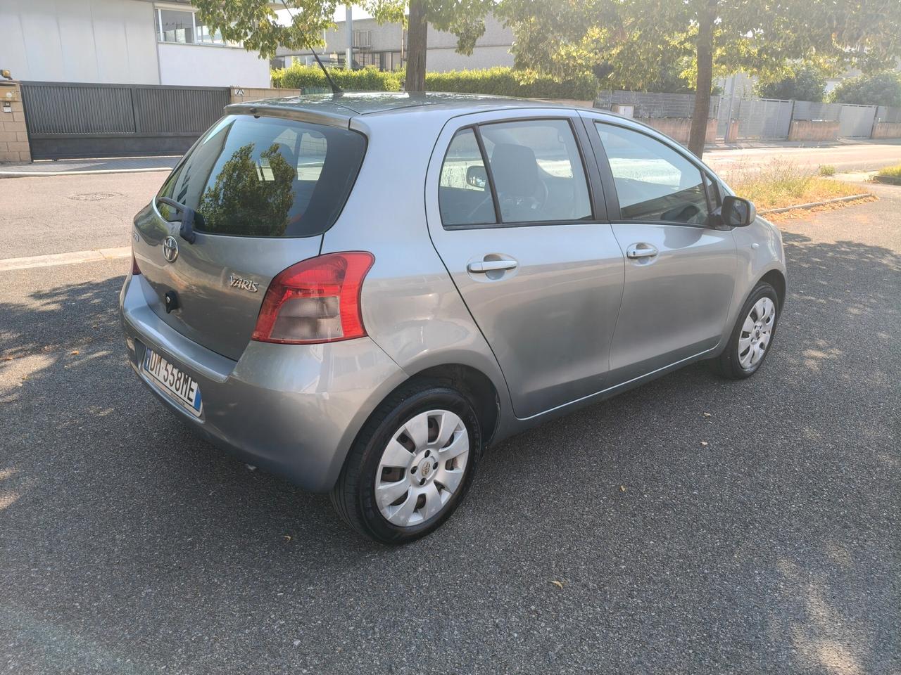 Toyota Yaris 1.0 5 porte SOLAMENTE 119.000 KM