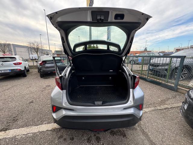 TOYOTA C-HR 1.8 Hybrid E-CVT Business