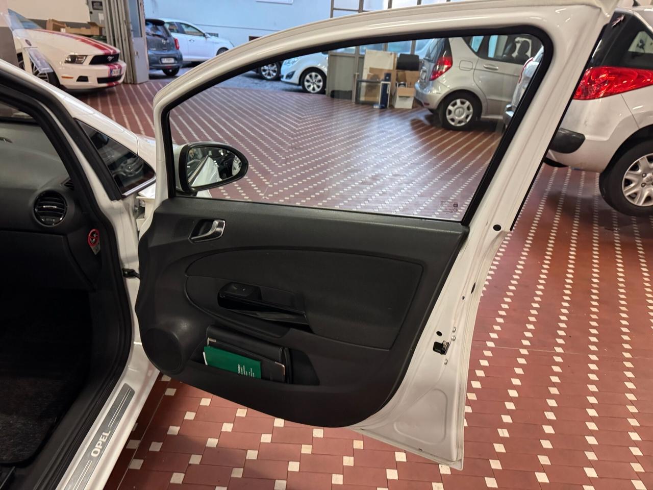 Opel Corsa 1.2 5 porte Club - IDEALE PER NEOPATENTATI