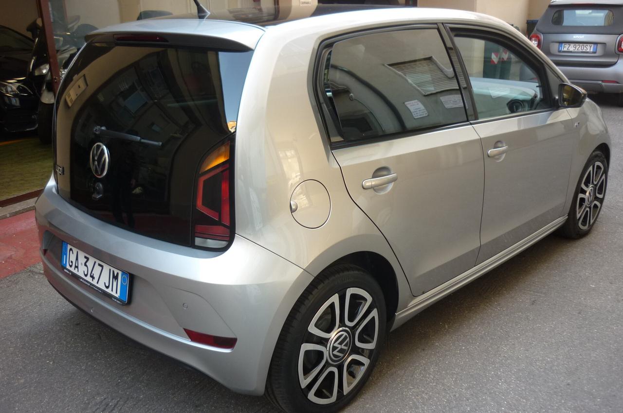 Volkswagen up! 1.0 5p. BlueMotion R-Line (25.600km)