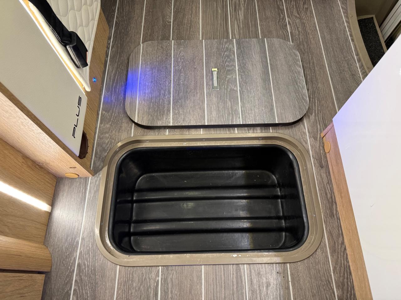 ROLLER TEAM ZEFFIRO 285 XT 6.99 5 POSTI OMOLOGATI