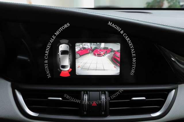 Alfa Romeo Giulia QUADRIFOGLIO|SPECIAL PAINT|HARMAN/KARDON|19''|