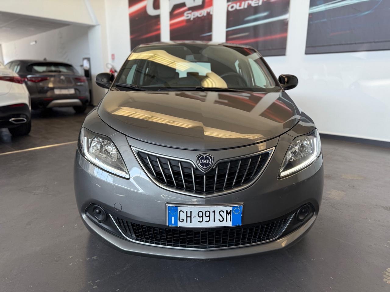 Lancia Ypsilon 1.0 FireFly 5 porte S&S Hybrid Ecochic Silver