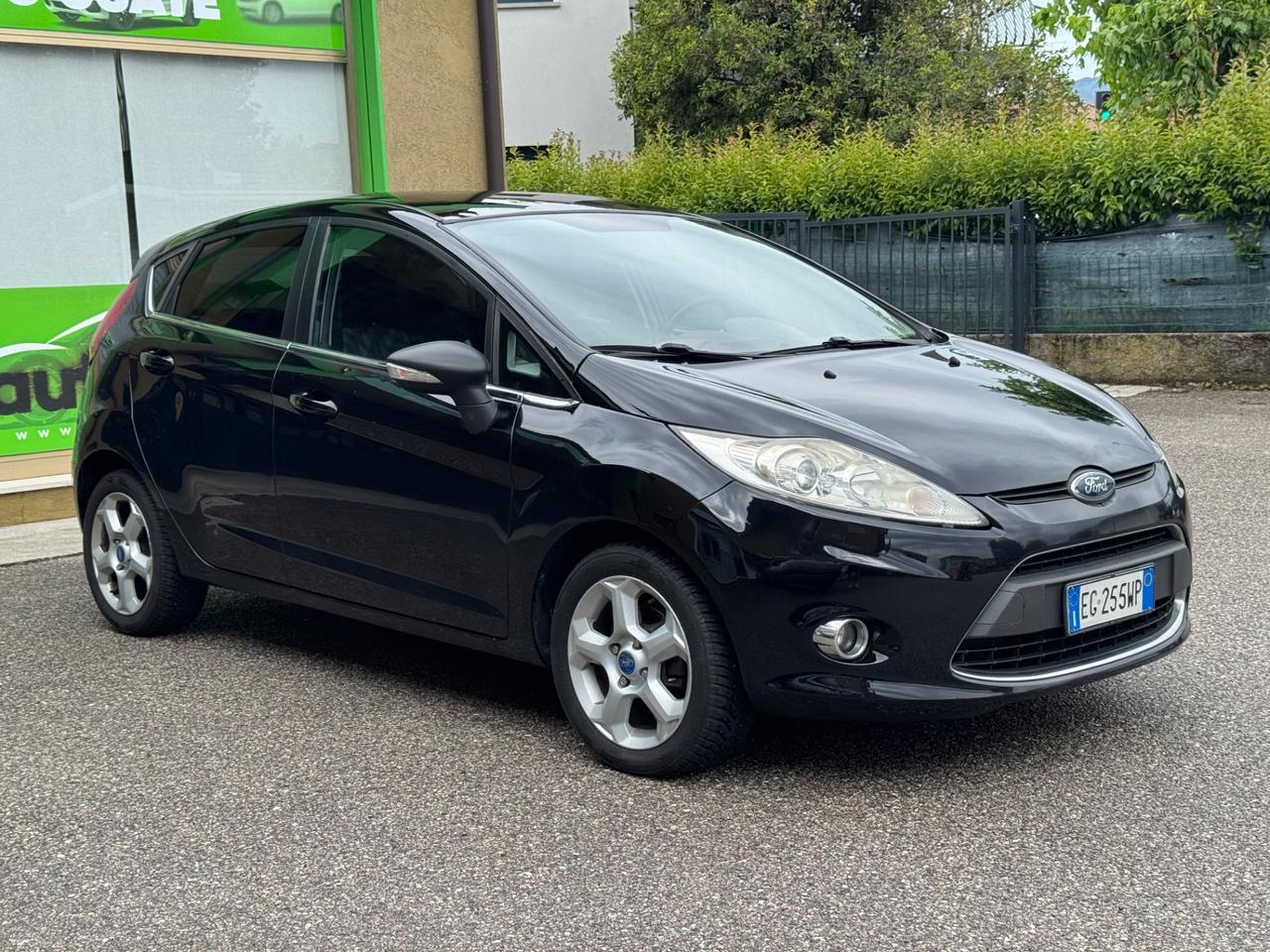 Ford Fiesta 1.4 TDCi 5p. Titaninum NEOPATENTATI