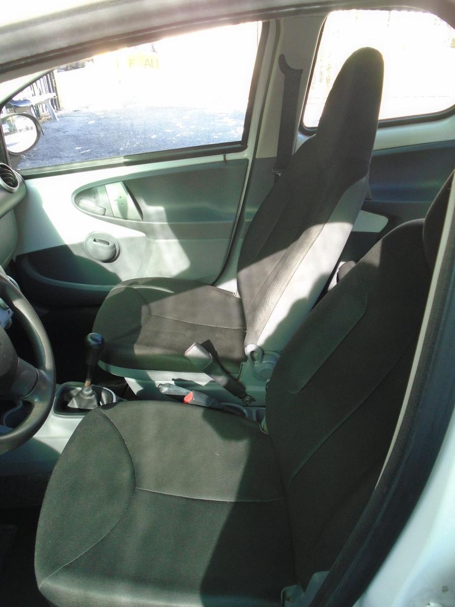 TOYOTA Aygo 12V VVT-i 5 porte Now Connect 120000 KM