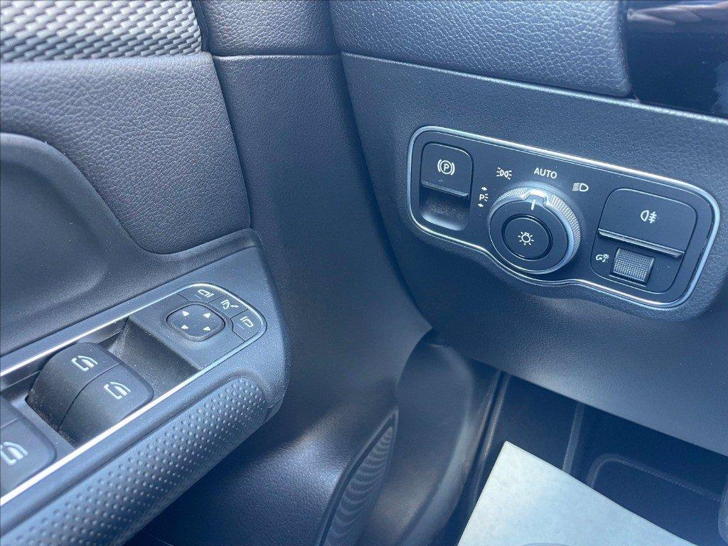 MERCEDES GLA 180 d Executive auto del 2023