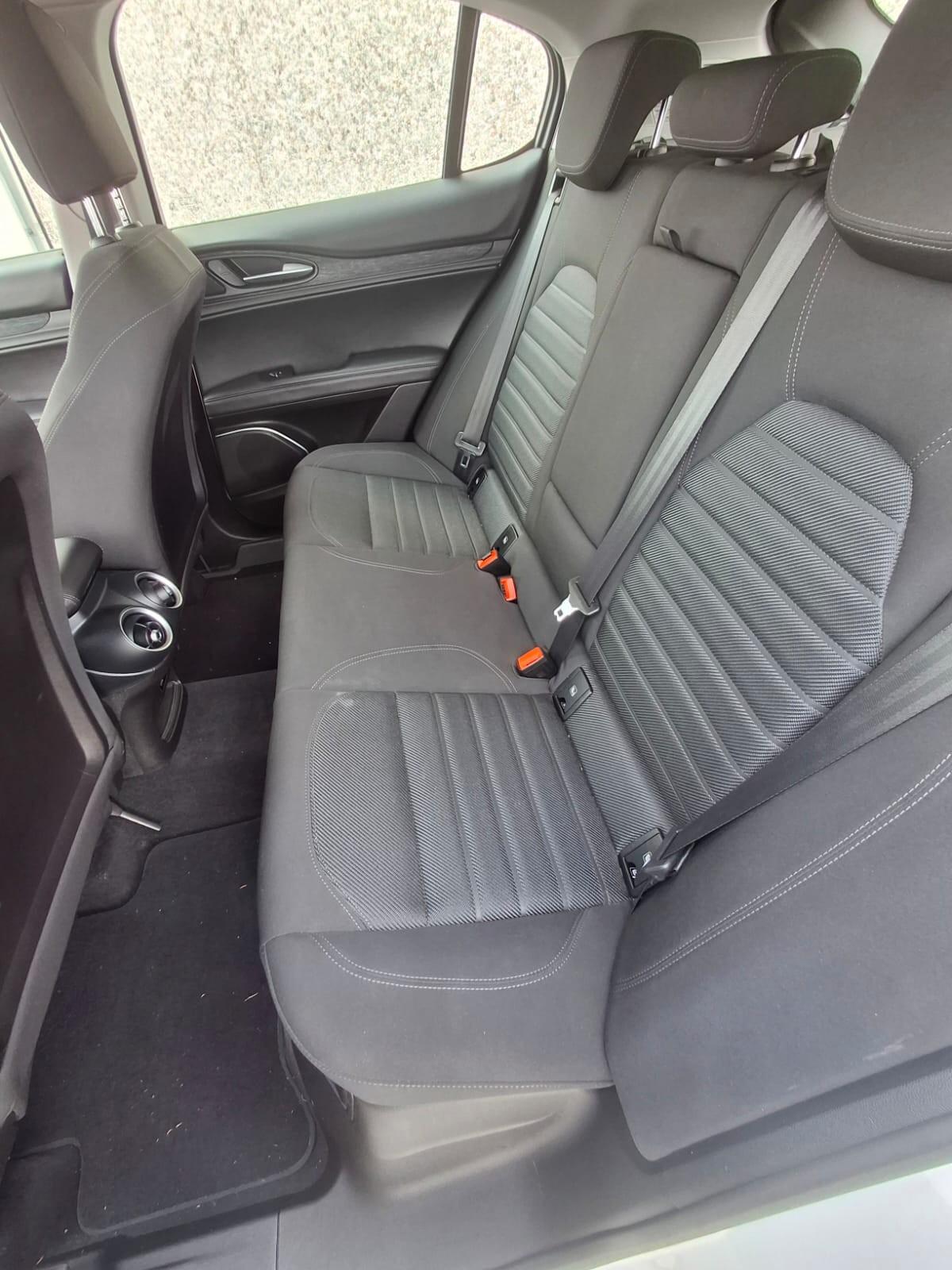 Alfa Romeo Stelvio 2.2 Turbodiesel 160 CV AT8 RWD Business