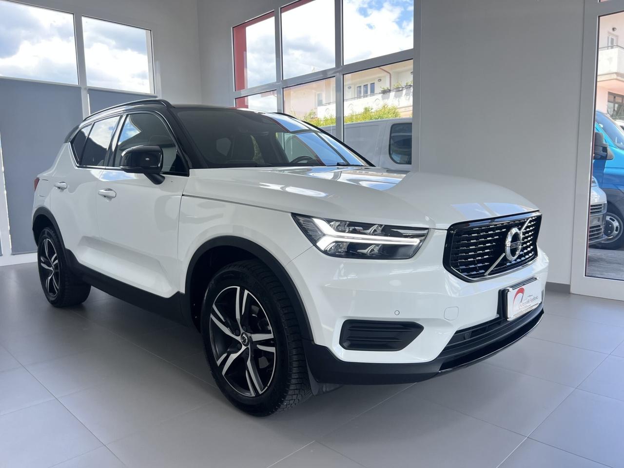 VOLVO XC 40 D3 AUT. R-DESIGN - 2020