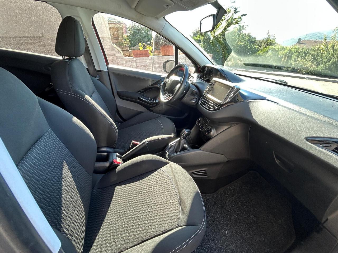 Peugeot 208 BlueHDi 75 5 porte Black Line 2