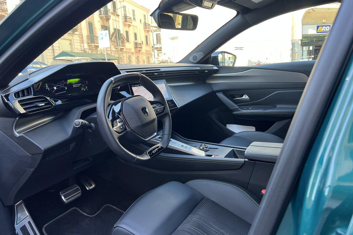 PEUGEOT 308 Hybrid 145 e-DCS6 GT