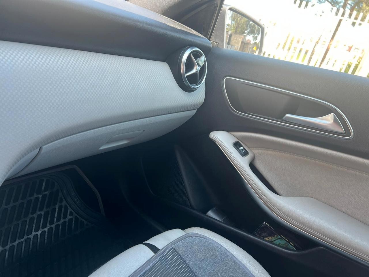 Mercedes-benz A 180 d Premium