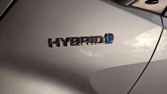 TOYOTA C-HR 1.8 Hybrid E-CVT
