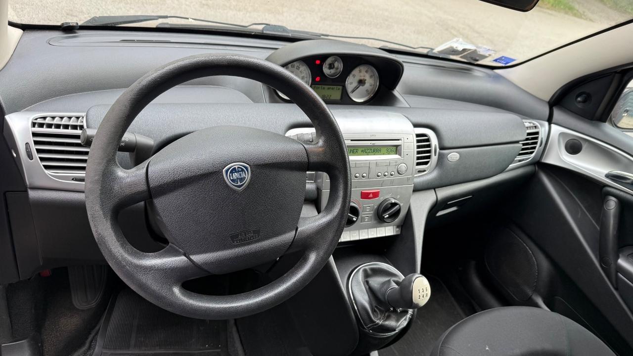 Lancia Ypsilon 1.3 MJT 75 CV Argento