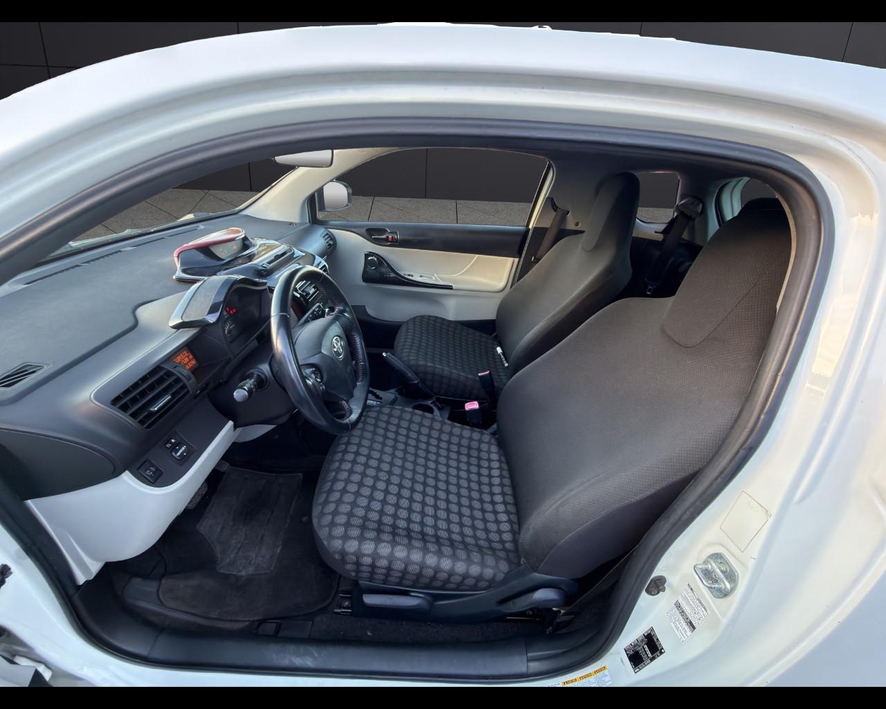 TOYOTA iQ - iQ 1.0 CVT Tobasco