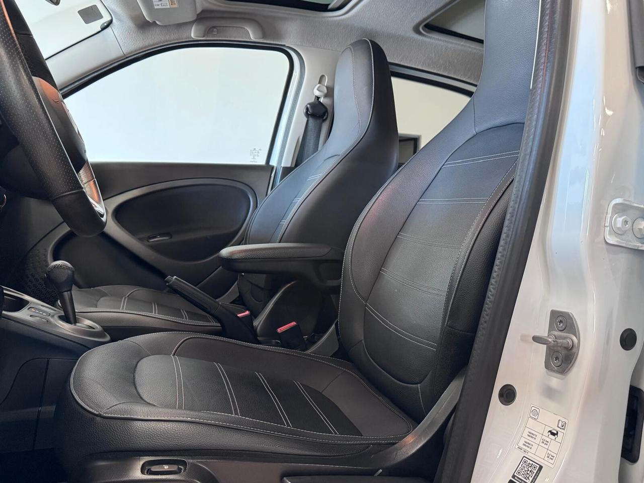 Smart ForFour 0.9 90CV PRIME SPORT PACK ,PANO,NAVI,LED,RETRO,UNIPRO