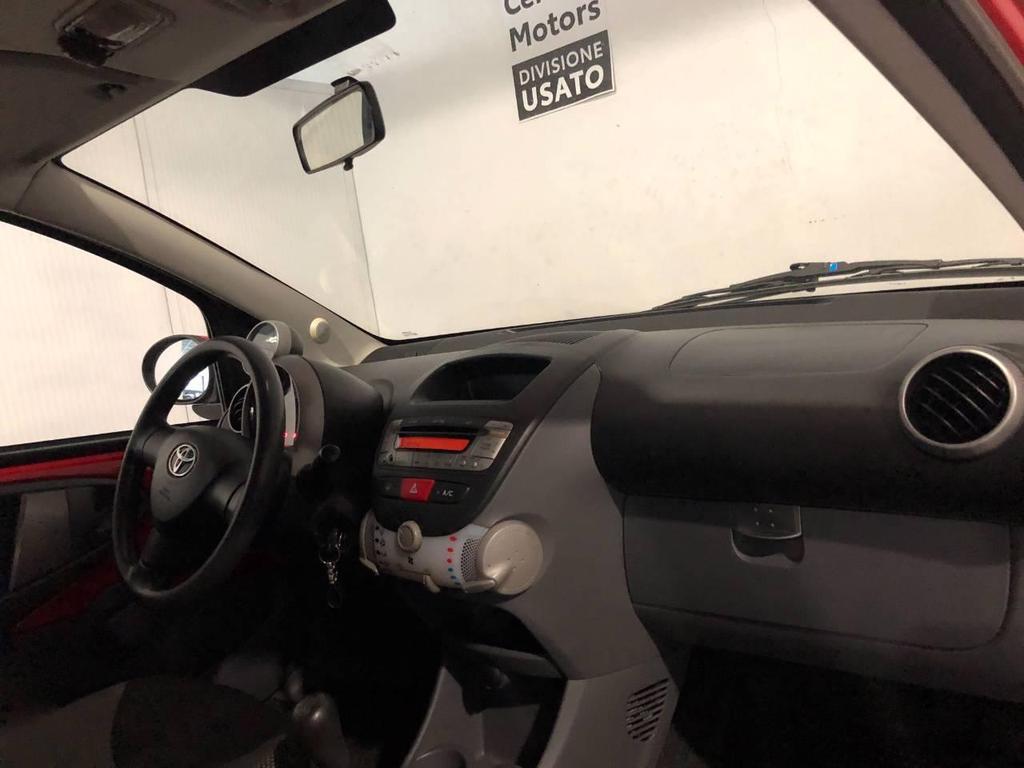 Toyota Aygo 5 Porte 1.0 VVT-i Sol