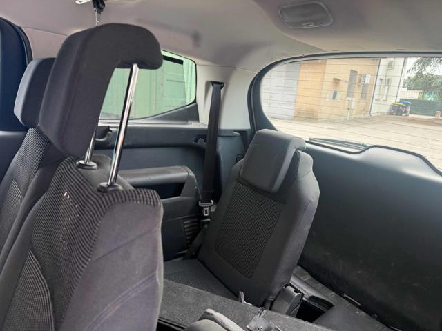 PEUGEOT 5008 1.6 HDi 115CV Allure senza nessun lavoro da fare