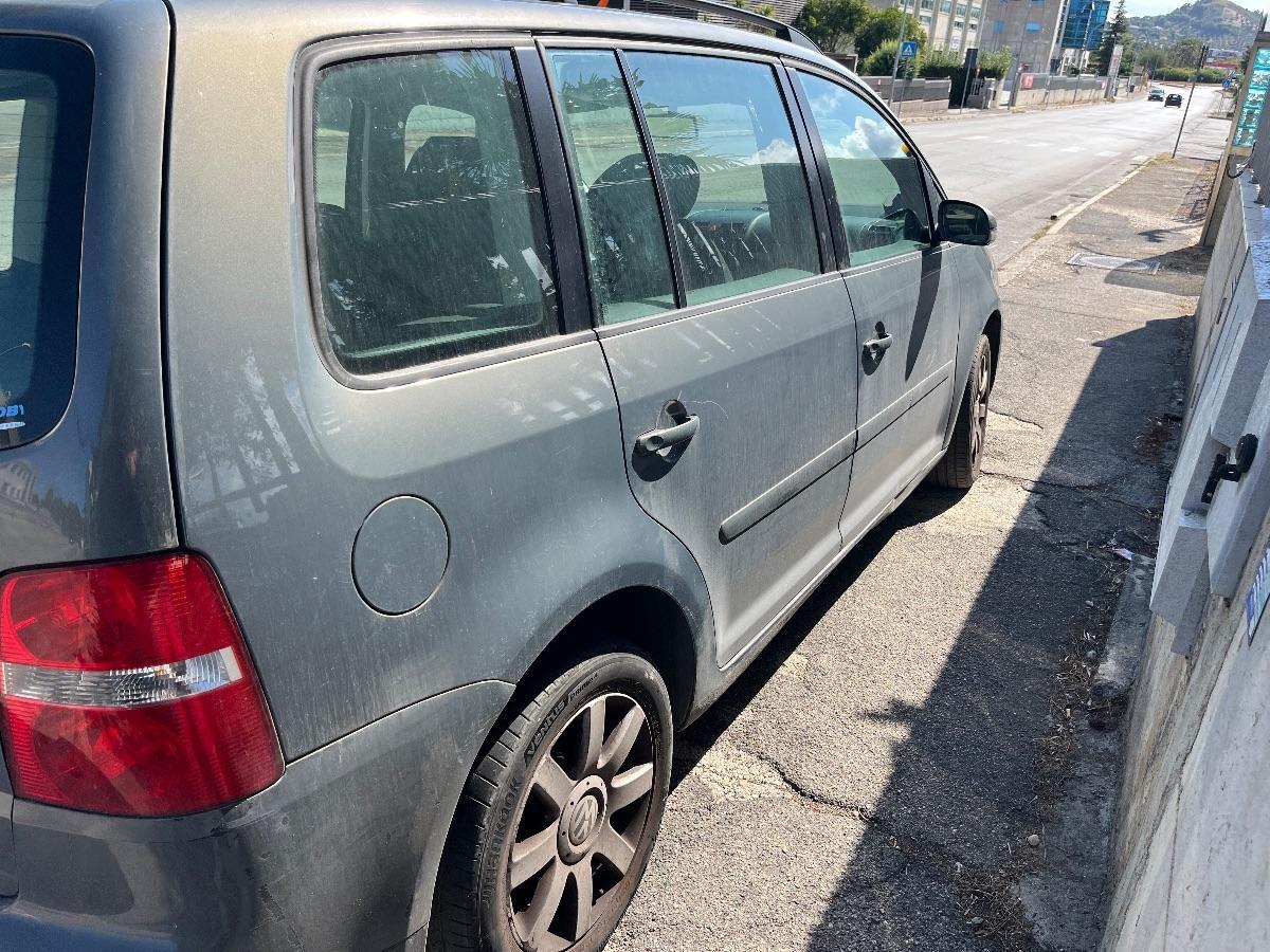 VOLKSWAGEN Touran TDI 101CV Trendline