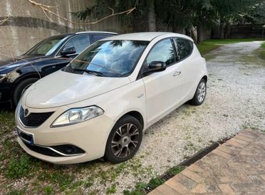 Lancia Ypsilon 0.9 TwinAir 85 CV 5 porte S&S DFN Gold