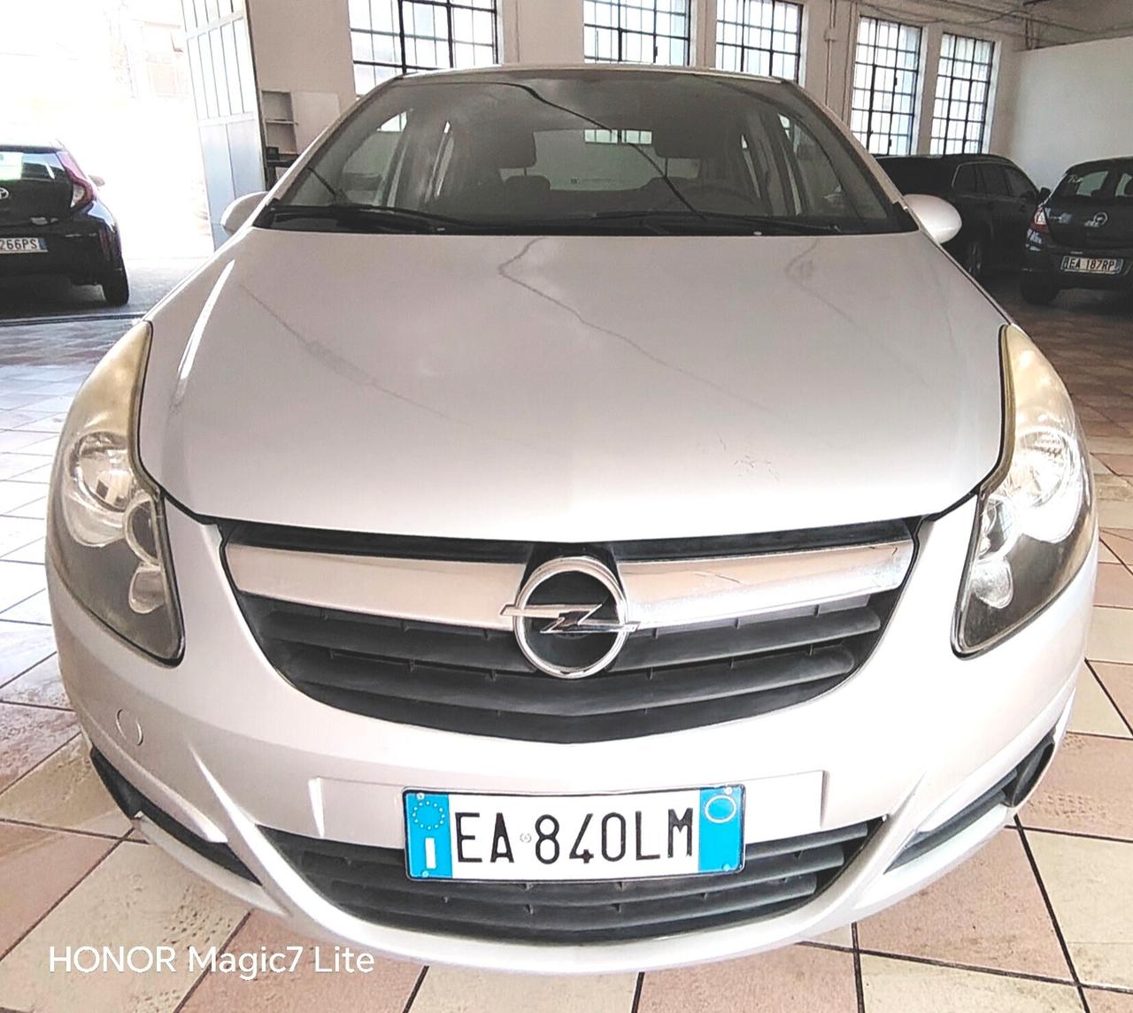 Opel Corsa 1.2 3 porte Club