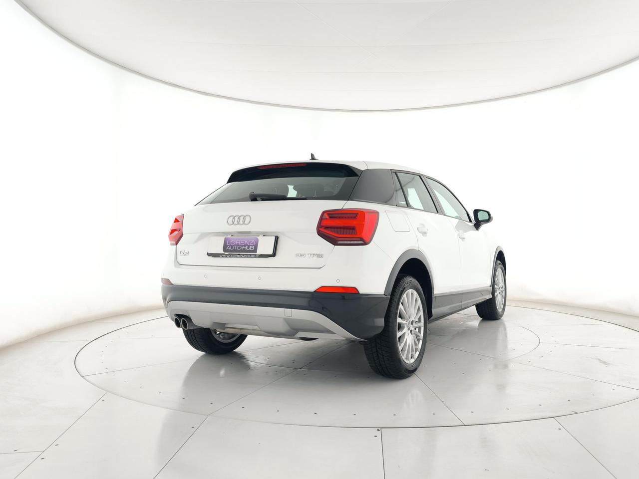 AUDI Q2 35 1.5 tfsi Business Design LED+C17"