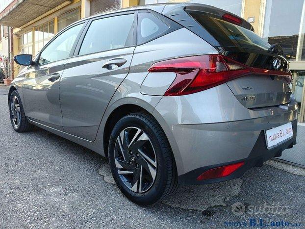 HYUNDAI - i20 - 1.2 5p. Connectline