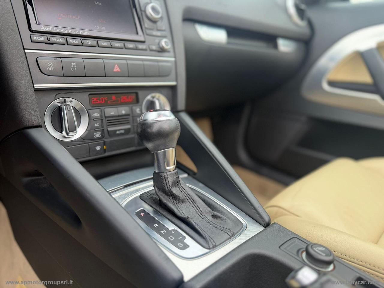 AUDI A3 CABRIO 2.0 TDI S tronic Ambition S-LINE