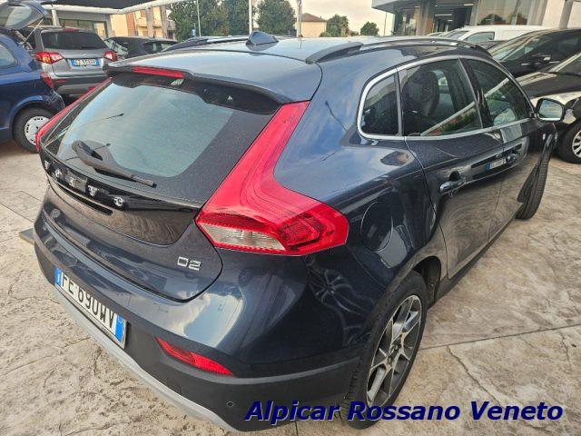 VOLVO V40 D2 R-design cross