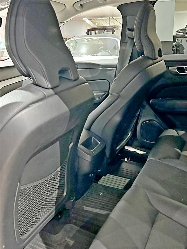 Volvo XC 60 XC60 B4 (d) automatico Plus Dark