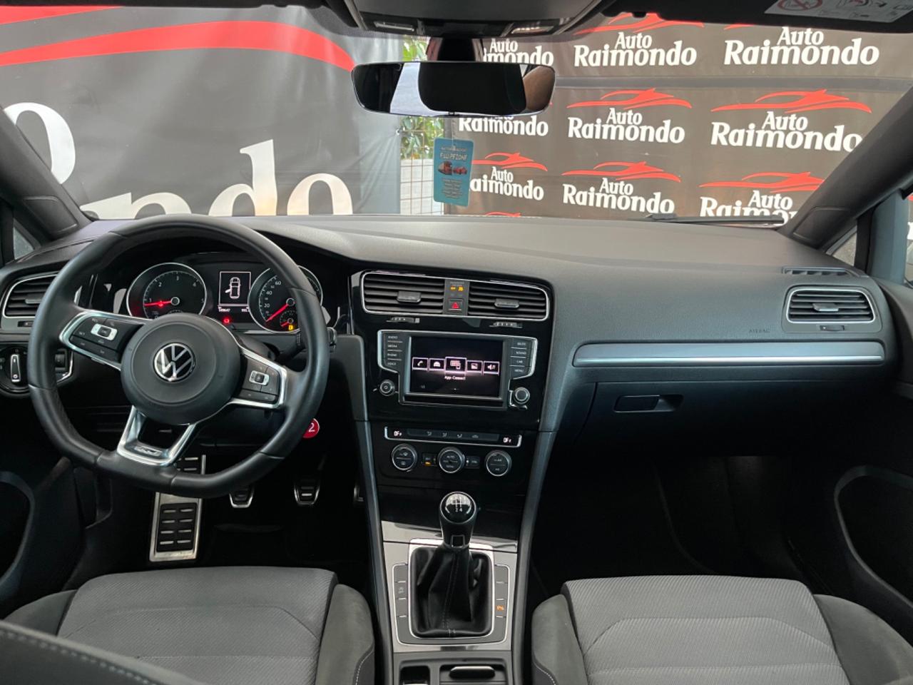 Volkswagen Golf 1.6 TDI R LINE