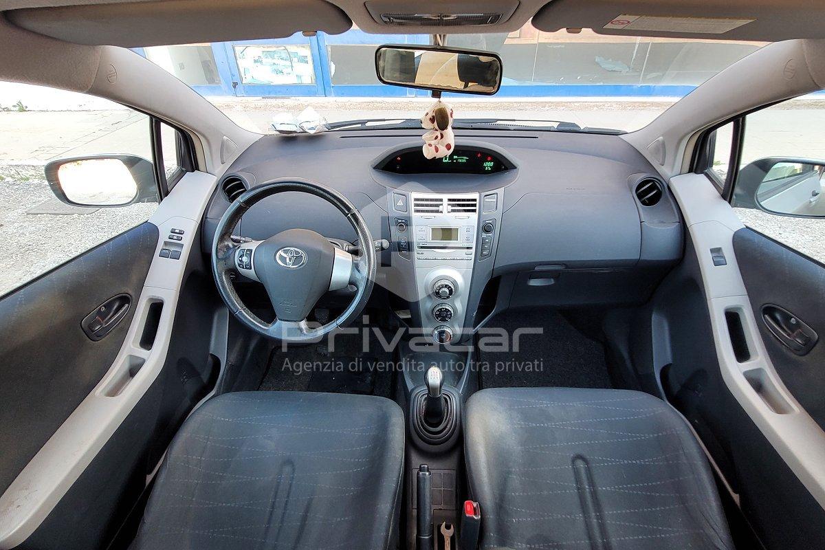 TOYOTA Yaris 1.0 5 porte