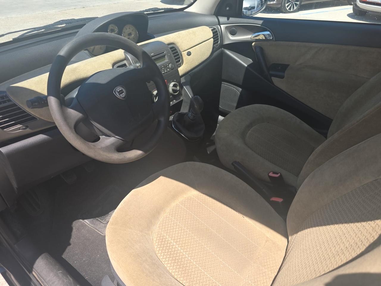 Lancia Ypsilon 1.2 Argento