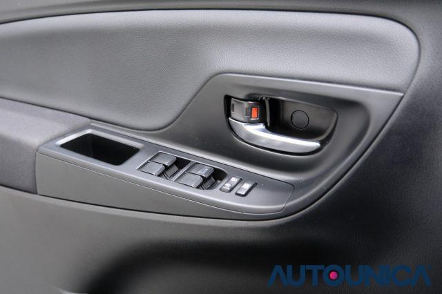 TOYOTA Yaris 1.5 HYBRID 5 PORTE TREND WHITE EDITION