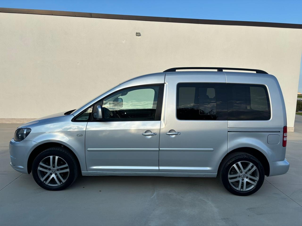 Volkswagen Caddy 5 posti