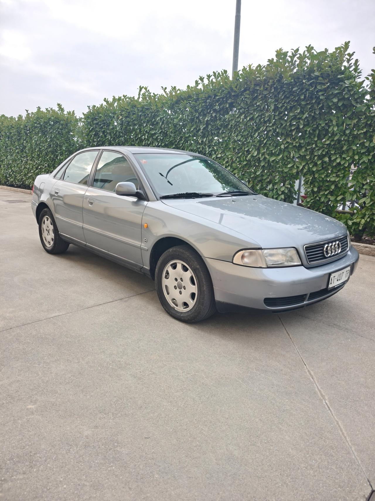 Audi A4 1.8 cat