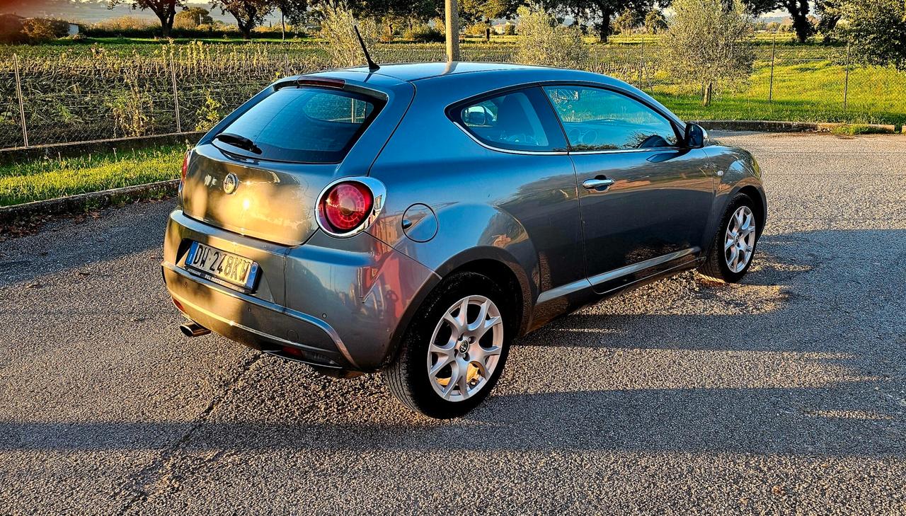 Alfa Romeo MiTo 1.3 JTDm 16V 90 CV Distinctive Sport Pack